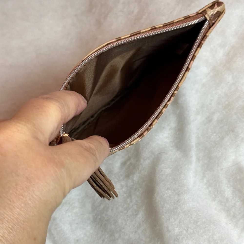 Ipsy Cheetah Tan & Brown Cosmetic/MakeUp Zipper Pouch‎ with Tassel